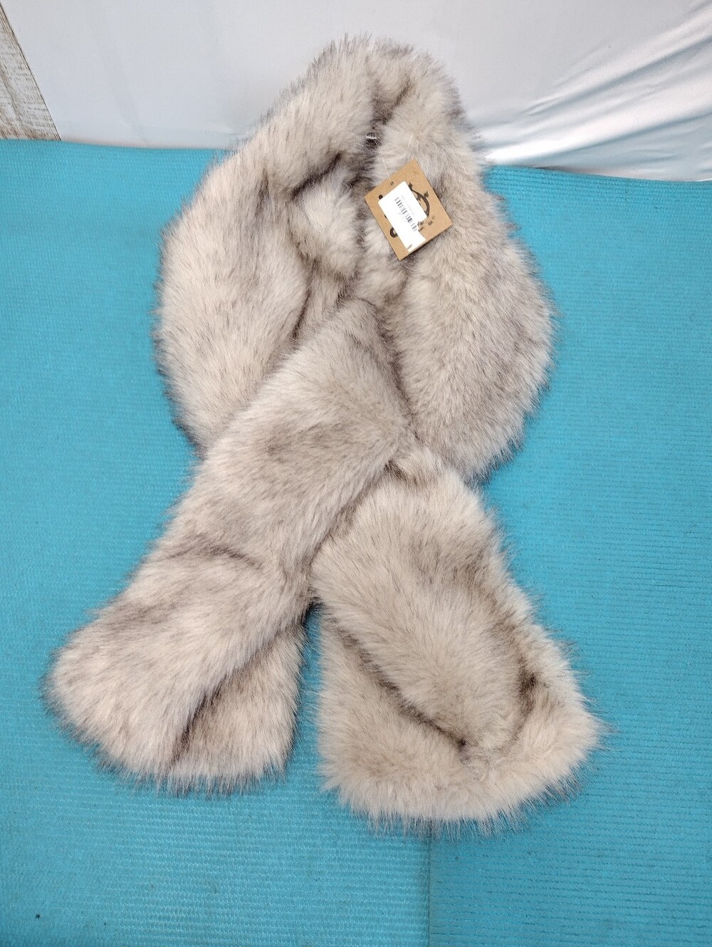 NWT Ivy Jane Soft Faux Fur Scarf in Taupe - One Size